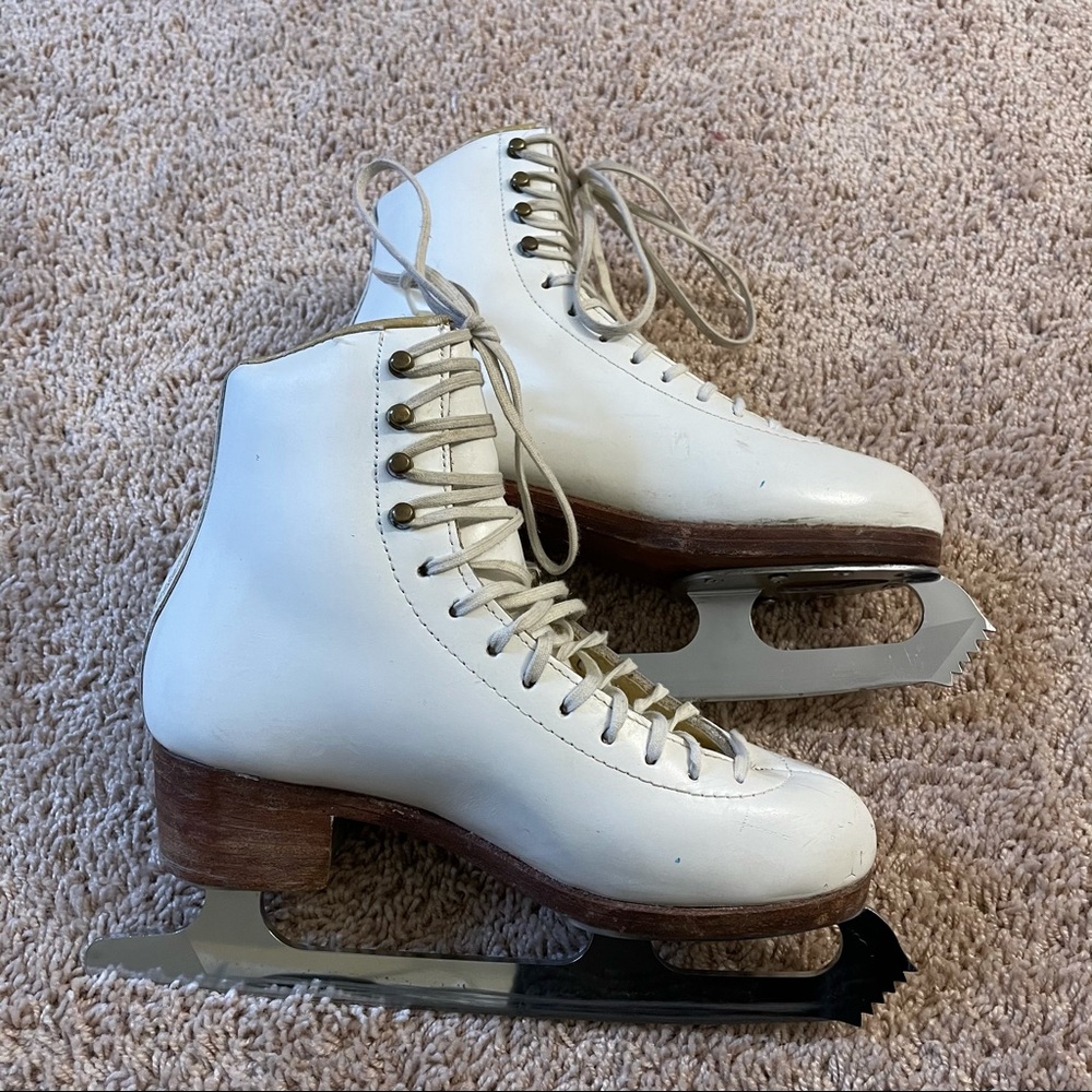 SP Teri ice skates